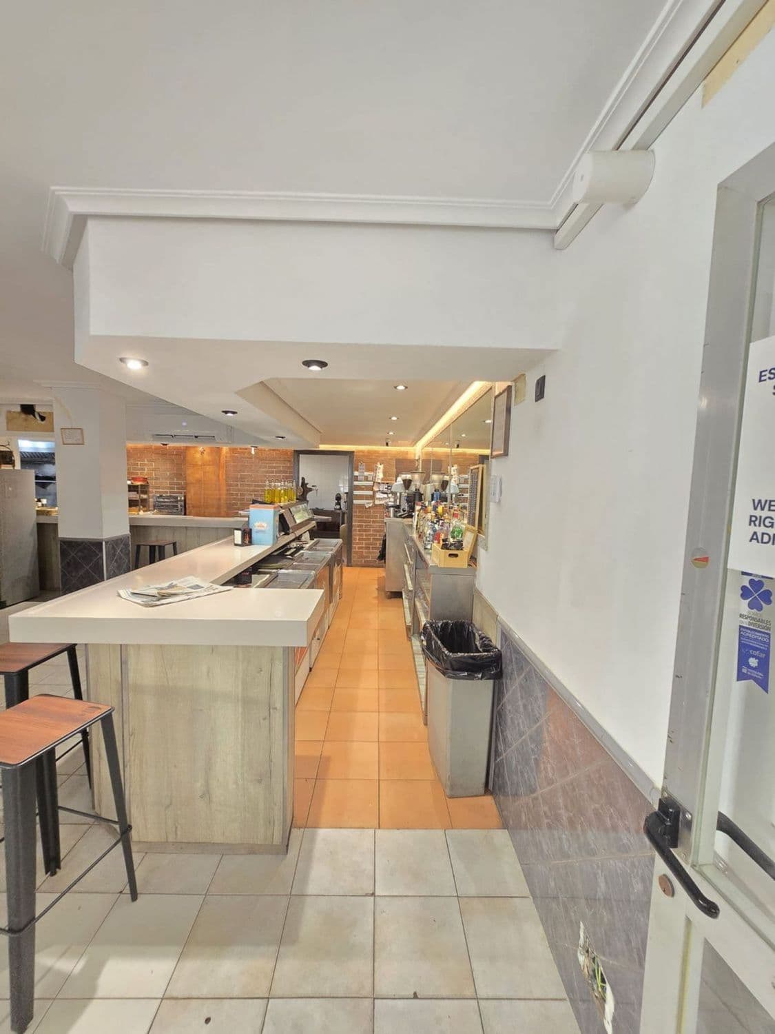 Local comercial en alquiler en Figueretes - Platja dEn Bossa