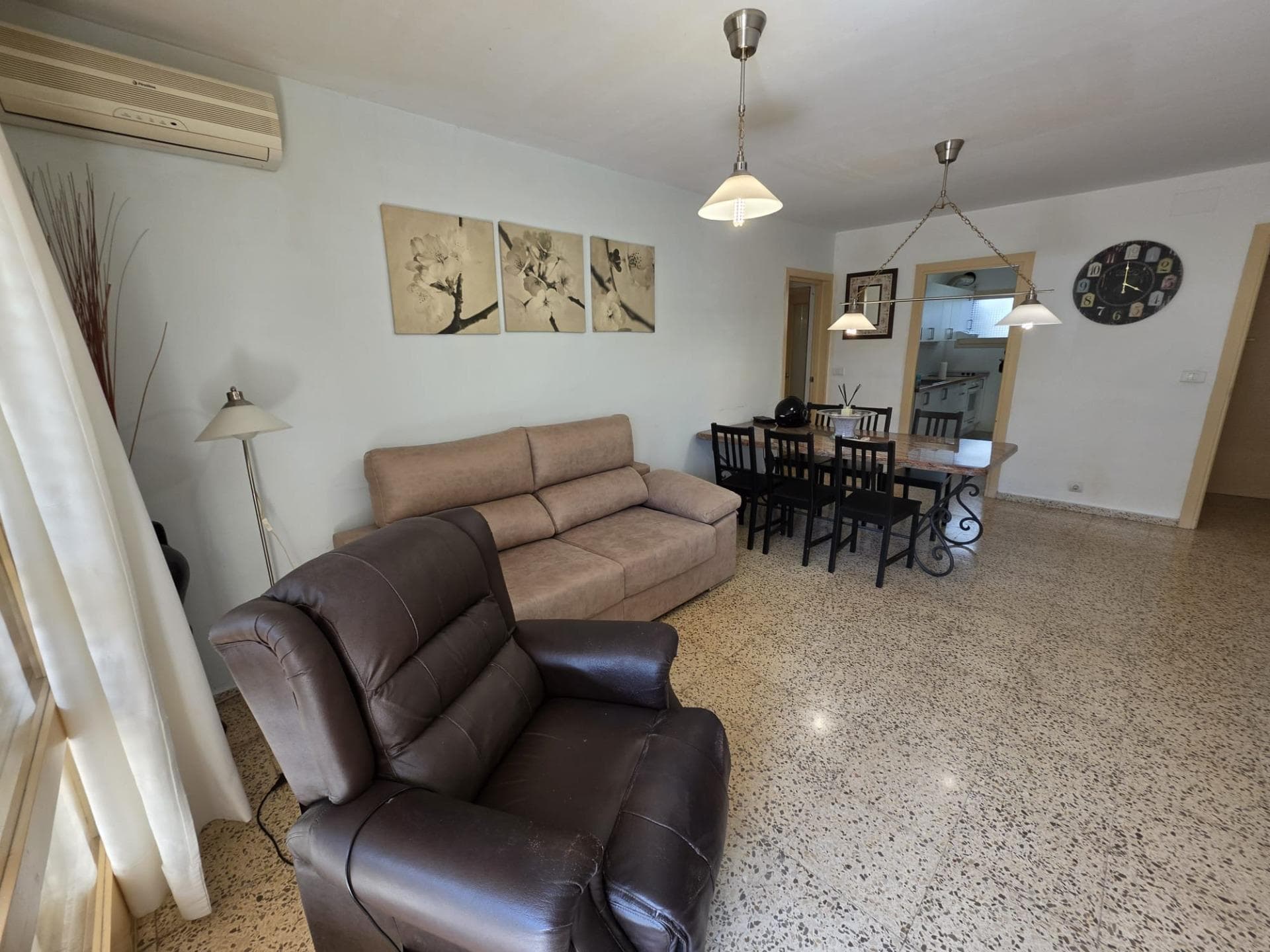 Amplio piso de 130 m² con terraza en Puig d'en Valls, a pocos minutos de Ibiza