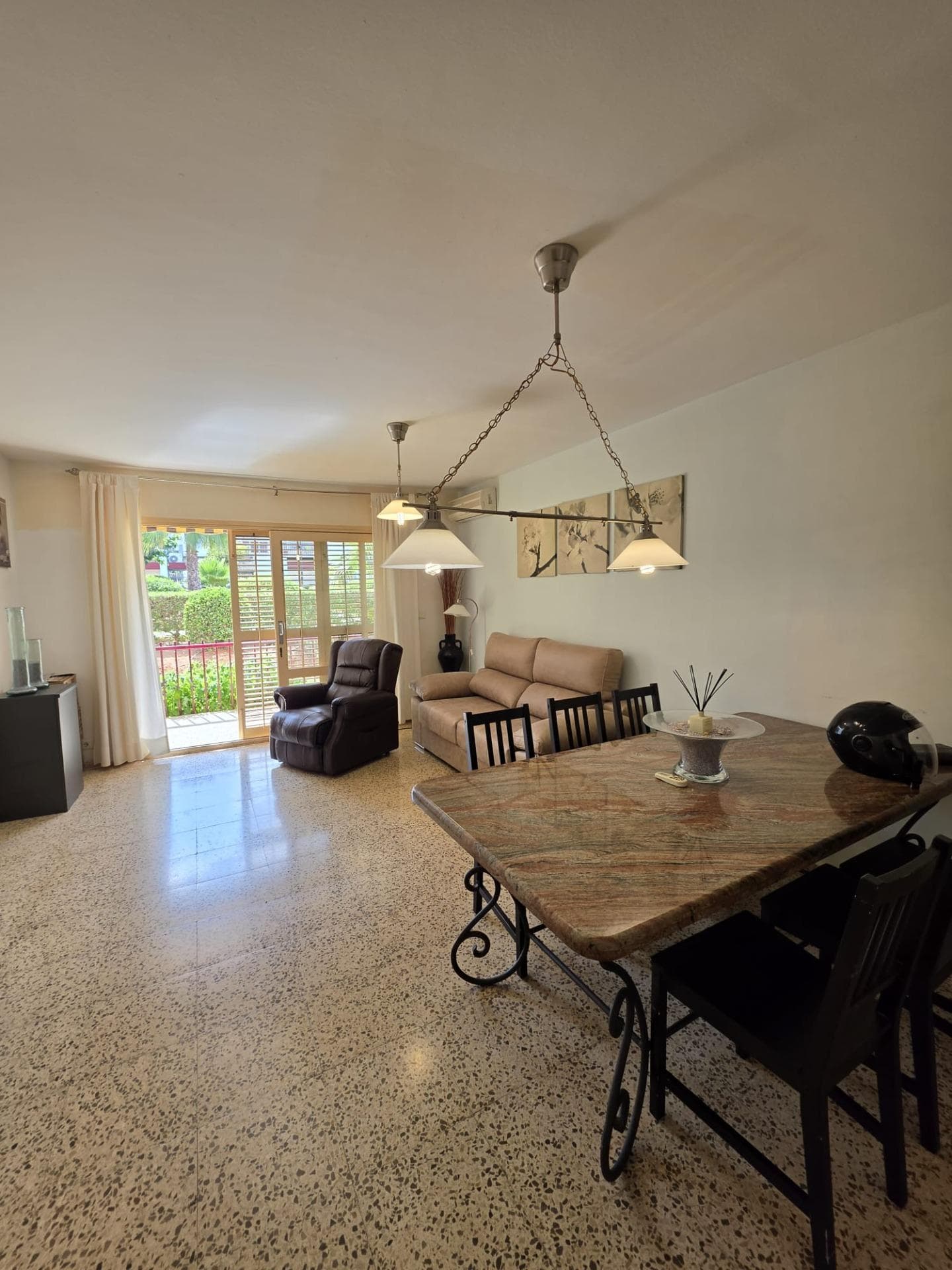 Amplio piso de 130 m² con terraza en Puig d'en Valls, a pocos minutos de Ibiza