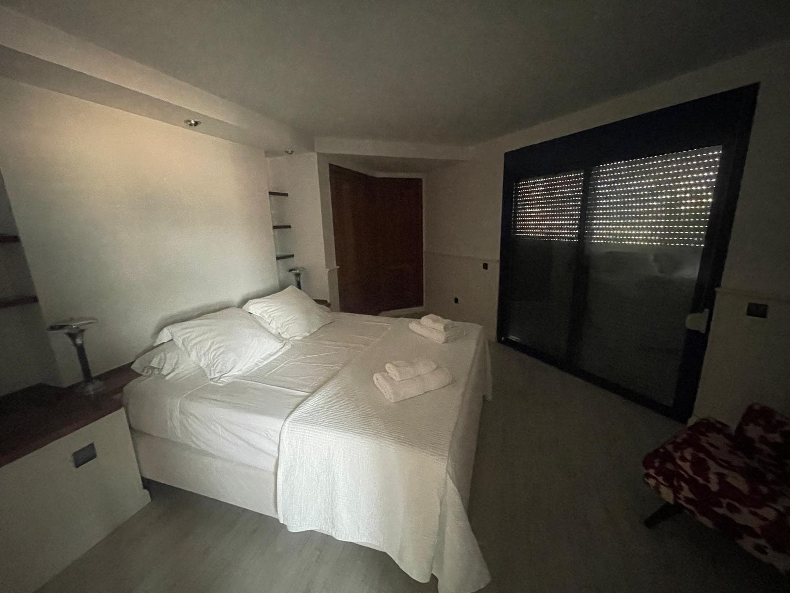 Exclusiva vivienda en Talamanca | 4 dormitorios, 3 baños | Alquiler anual