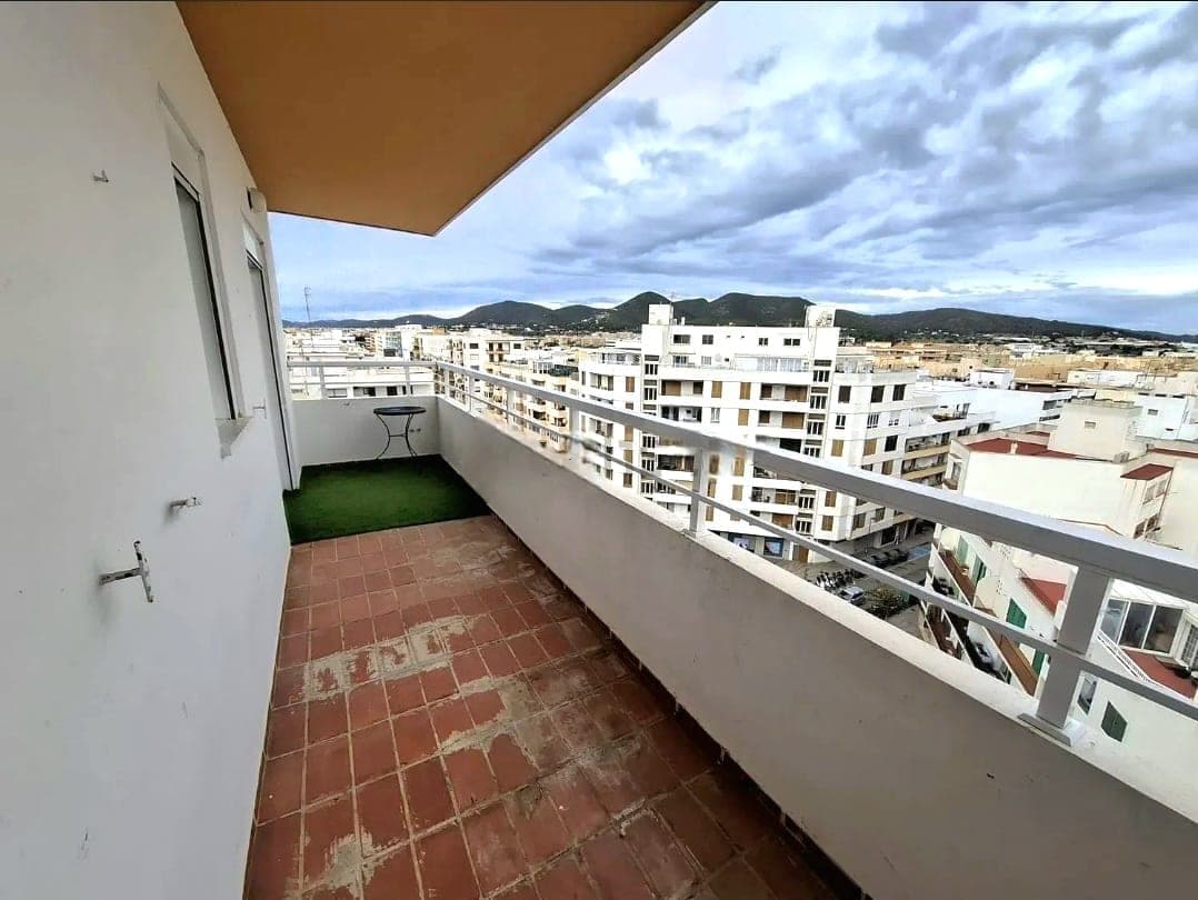 SE VENDE PISO EN EL CENTRO DE IBIZA
