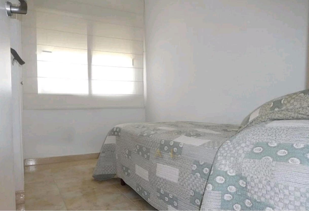 SE VENDE PISO CON VISTAS AL MAR EN FIGUERETES