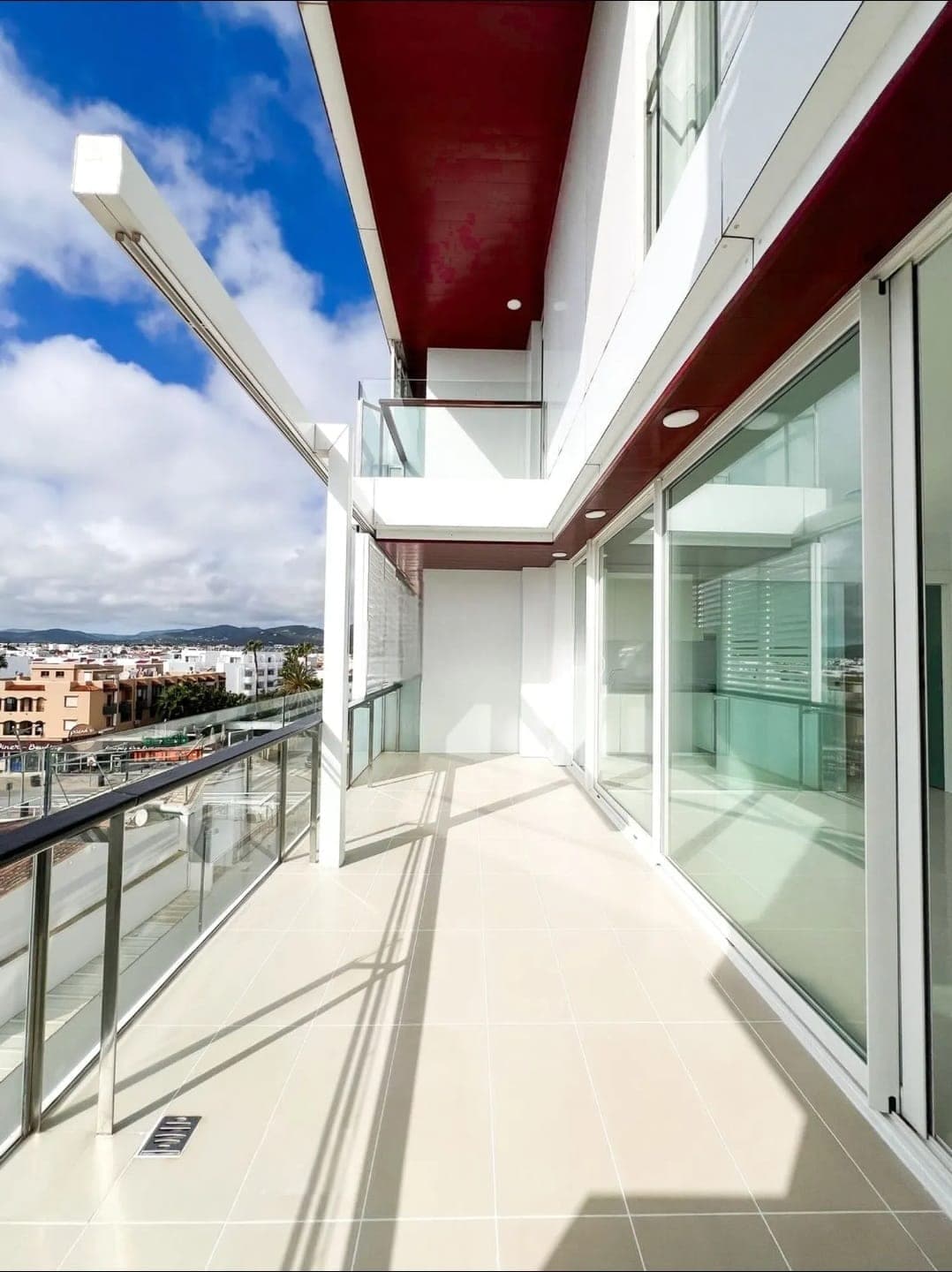 SE VENDE DUPLEX EN PLAYA DEN BOSSA