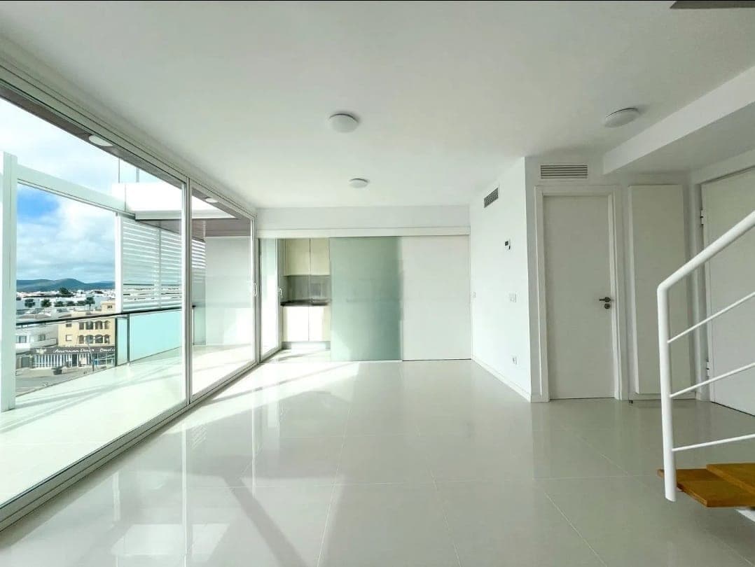 SE VENDE DUPLEX EN PLAYA DEN BOSSA
