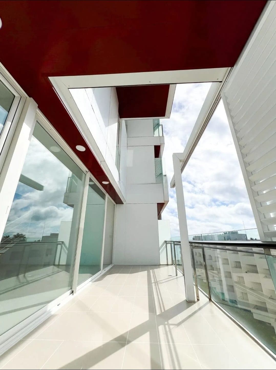 SE VENDE DUPLEX EN PLAYA DEN BOSSA