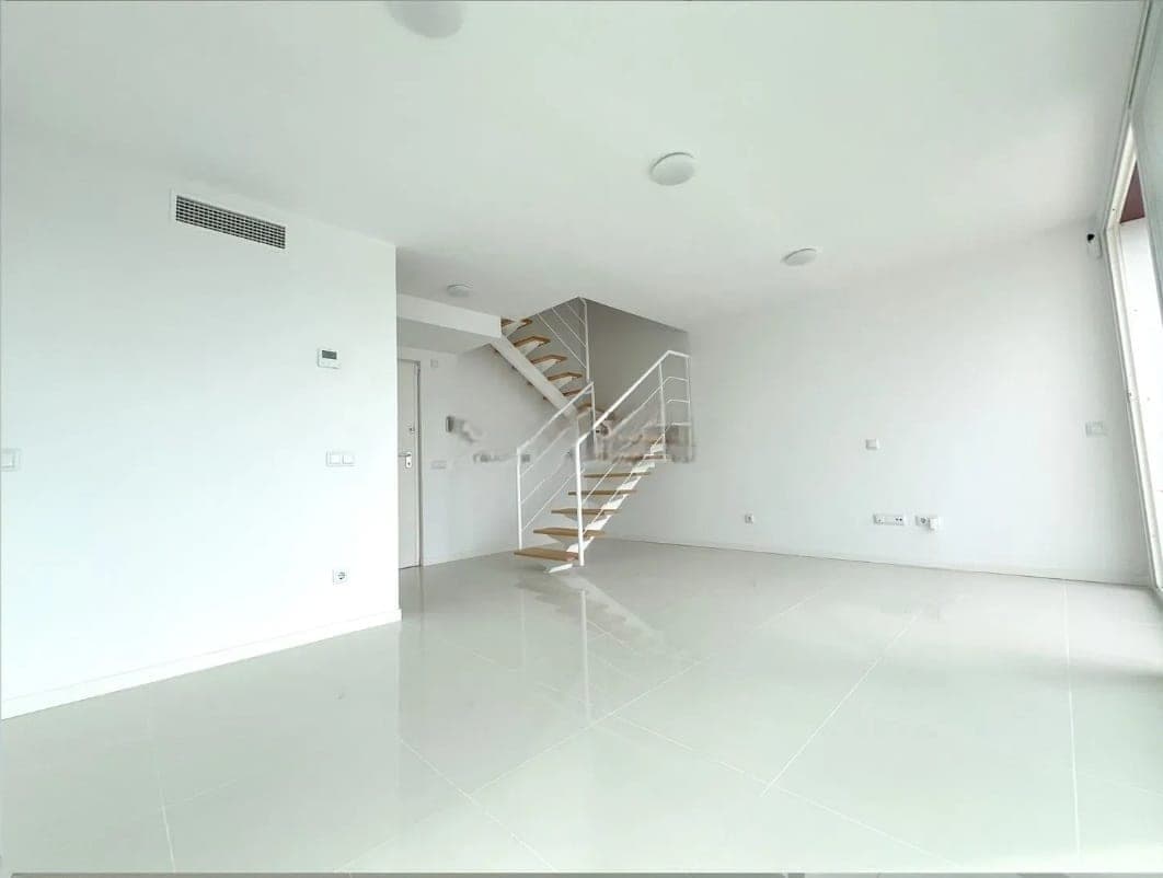 SE VENDE DUPLEX EN PLAYA DEN BOSSA