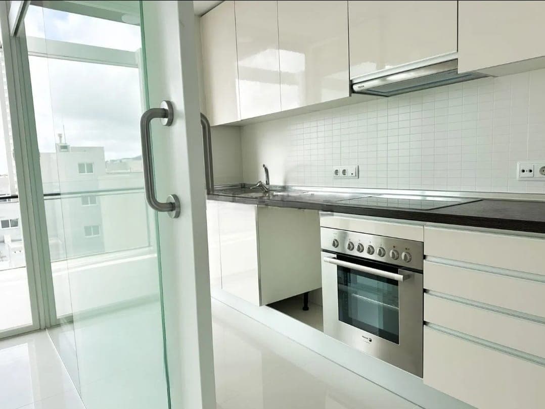 SE VENDE DUPLEX EN PLAYA DEN BOSSA