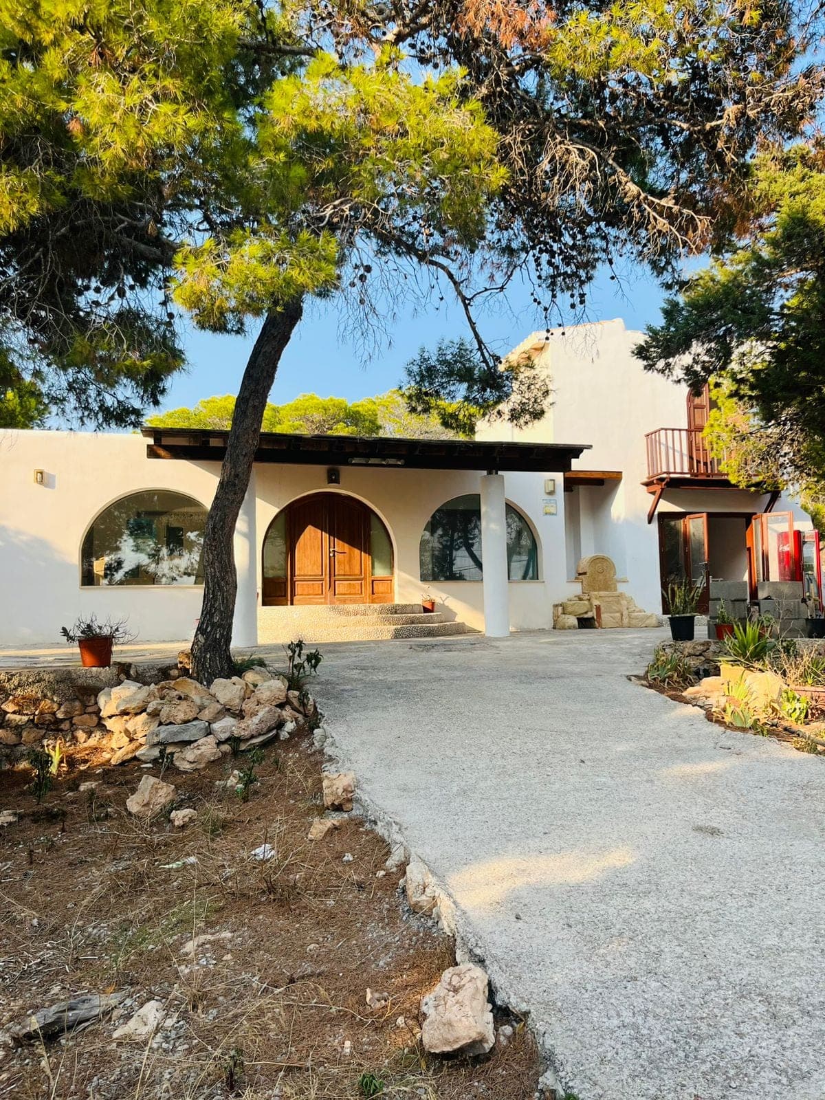ESPECTACULAR CHALET INDEPENDIENTE EN CALA GRACIÓ CON PARCELA DE 1.800 m2