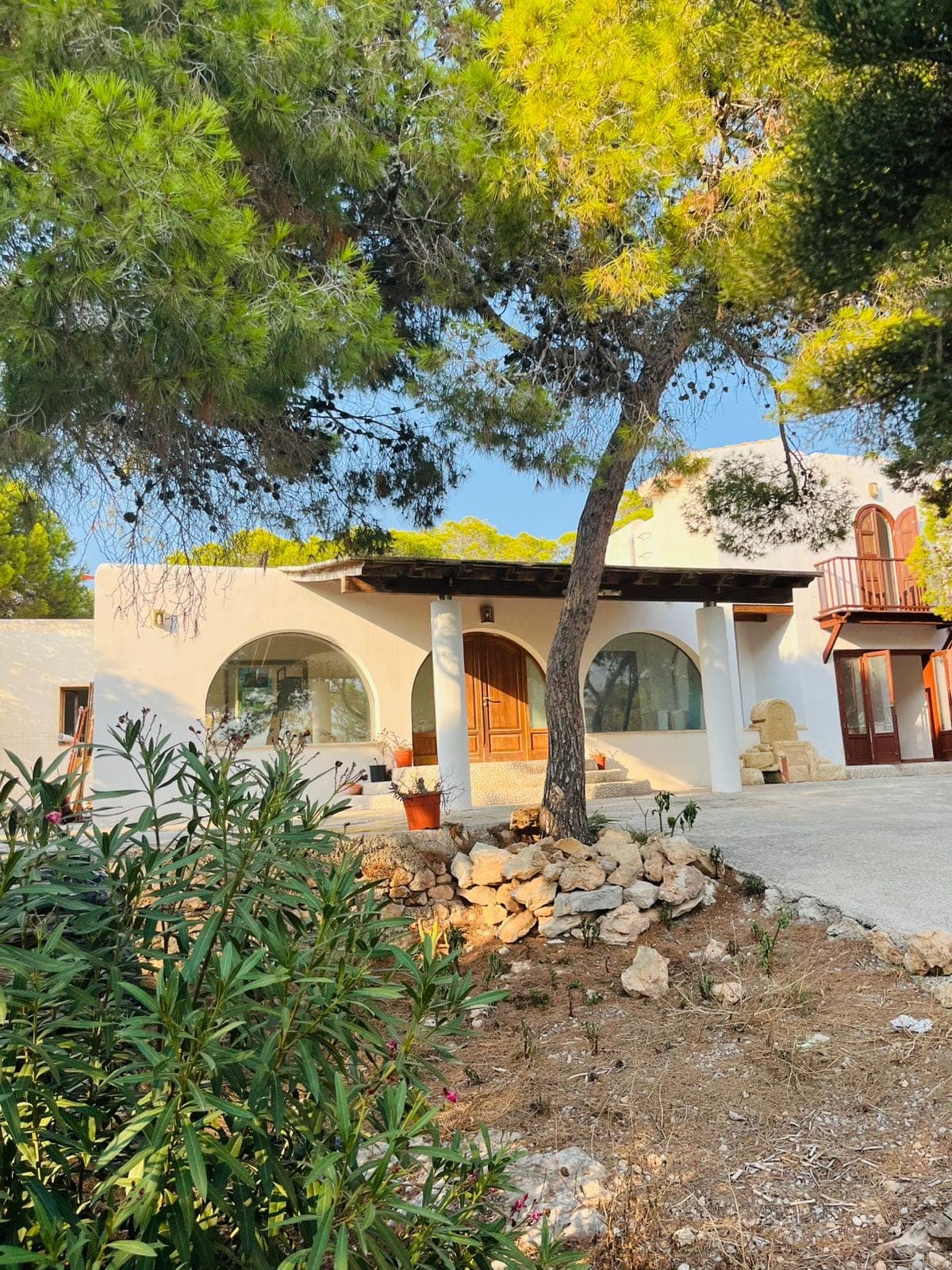 ESPECTACULAR CHALET INDEPENDIENTE EN CALA GRACIÓ CON PARCELA DE 1.800 m2