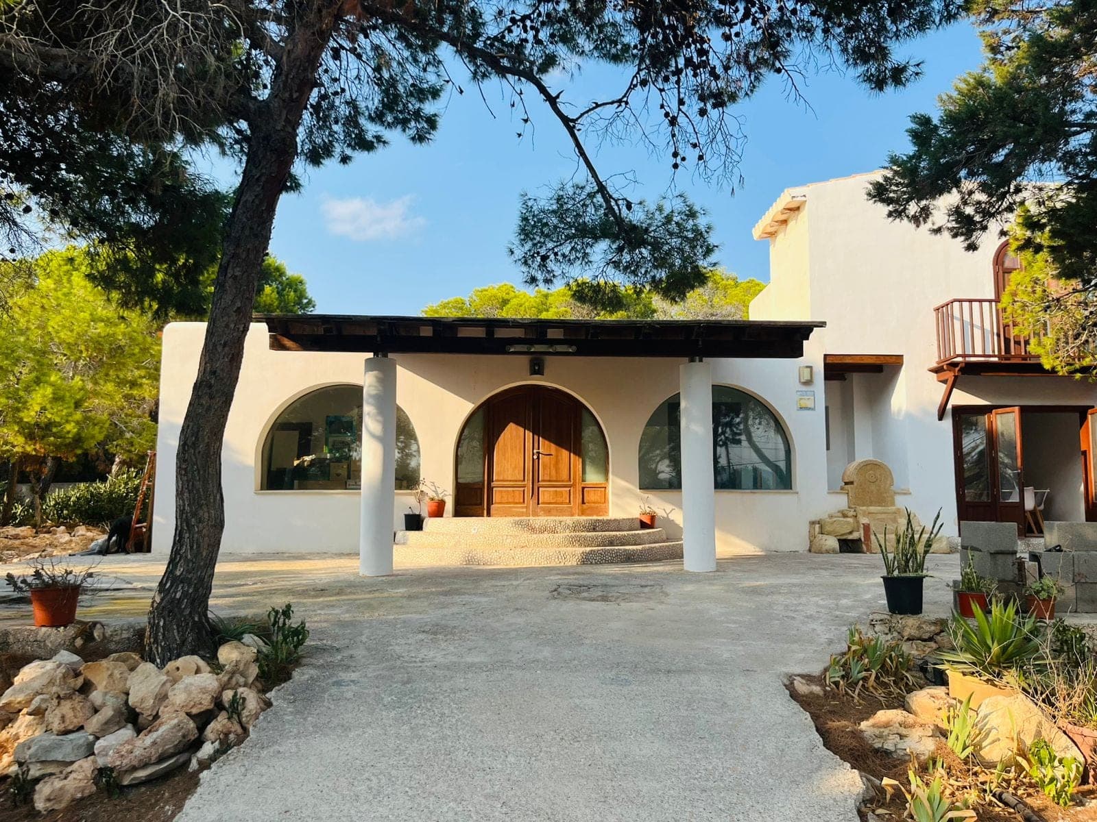 ESPECTACULAR CHALET INDEPENDIENTE EN CALA GRACIÓ CON PARCELA DE 1.800 m2