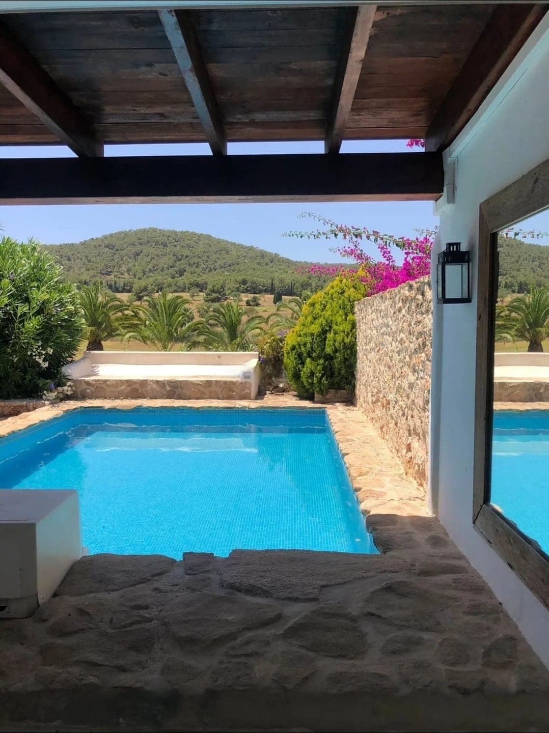 SE VENDE CHALET ADOSADO EN ROCA LLISA