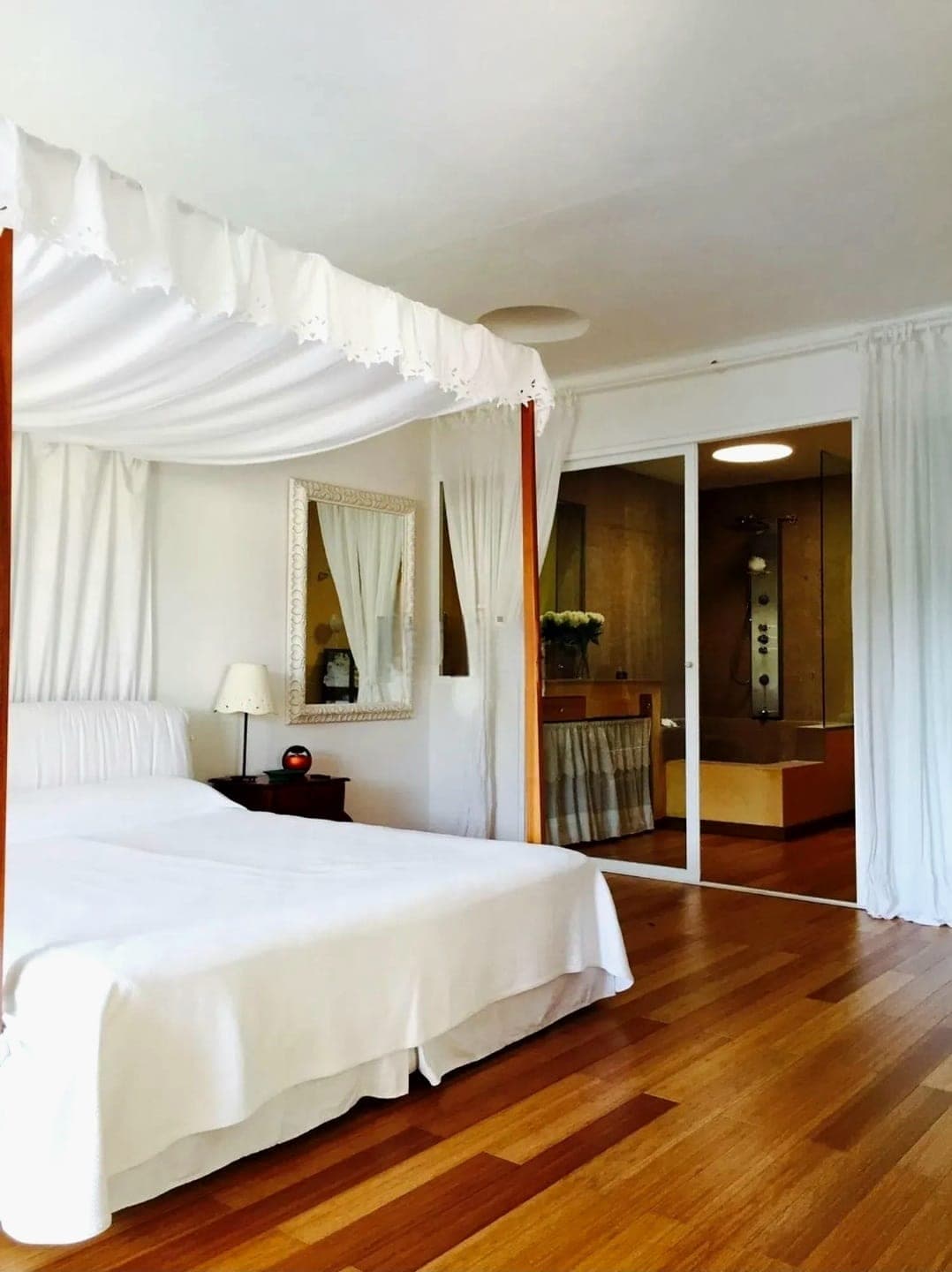 SE VENDE CHALET ADOSADO EN ROCA LLISA