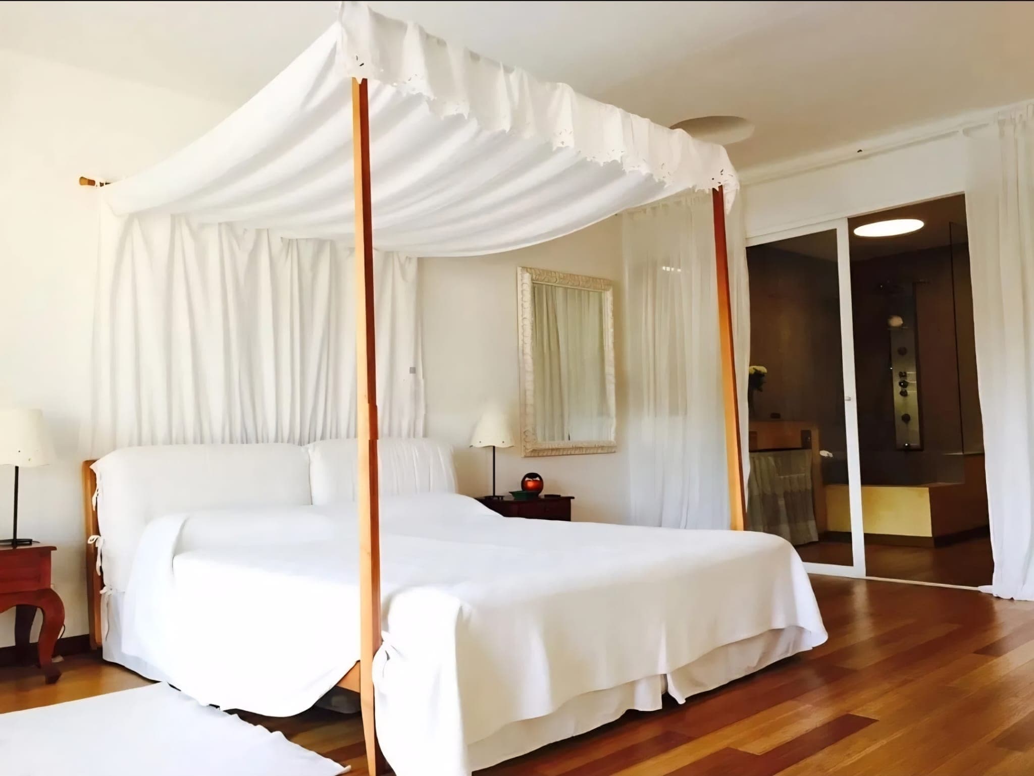SE VENDE CHALET ADOSADO EN ROCA LLISA