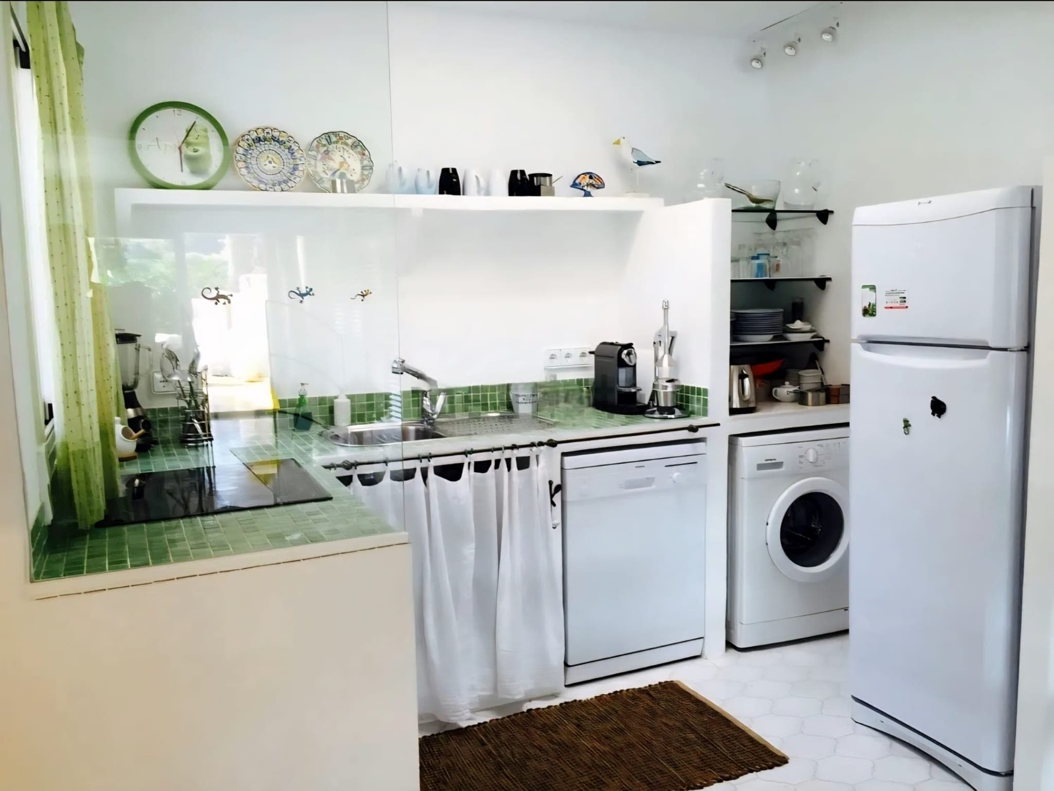 SE VENDE CHALET ADOSADO EN ROCA LLISA