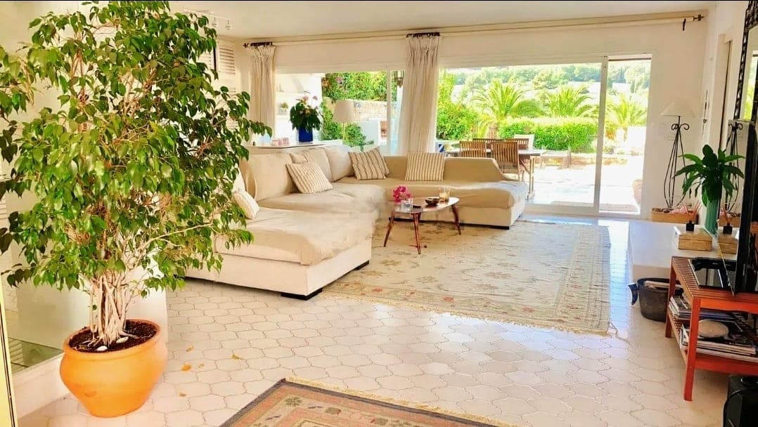 SE VENDE CHALET ADOSADO EN ROCA LLISA
