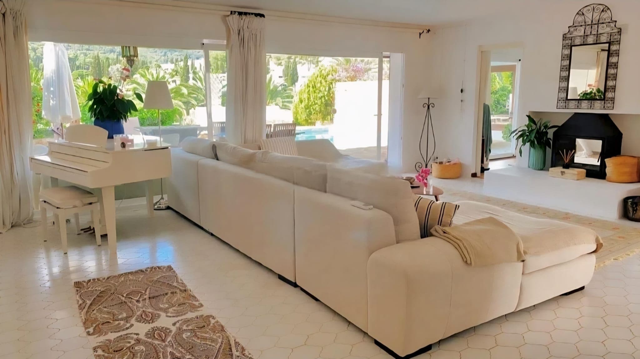 SE VENDE CHALET ADOSADO EN ROCA LLISA