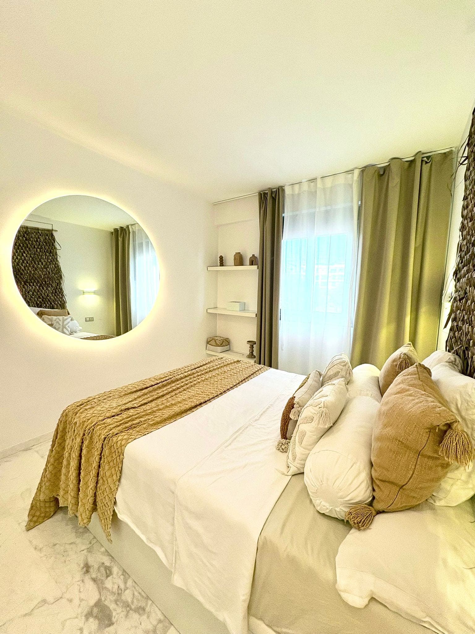 VENTA DE PRECIOSO PISO EN ROYAL BEACH