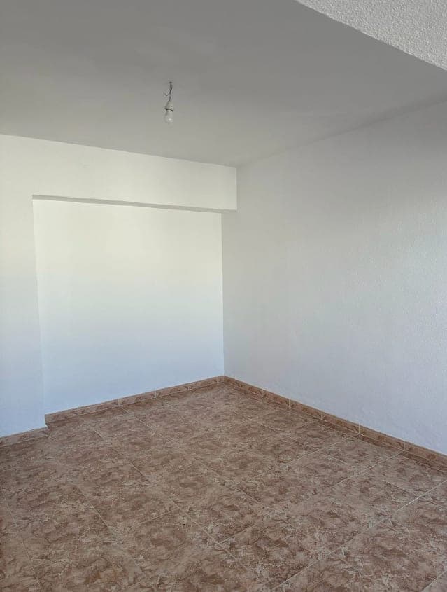 AMPLIO PISO EN SAN ANTONIO