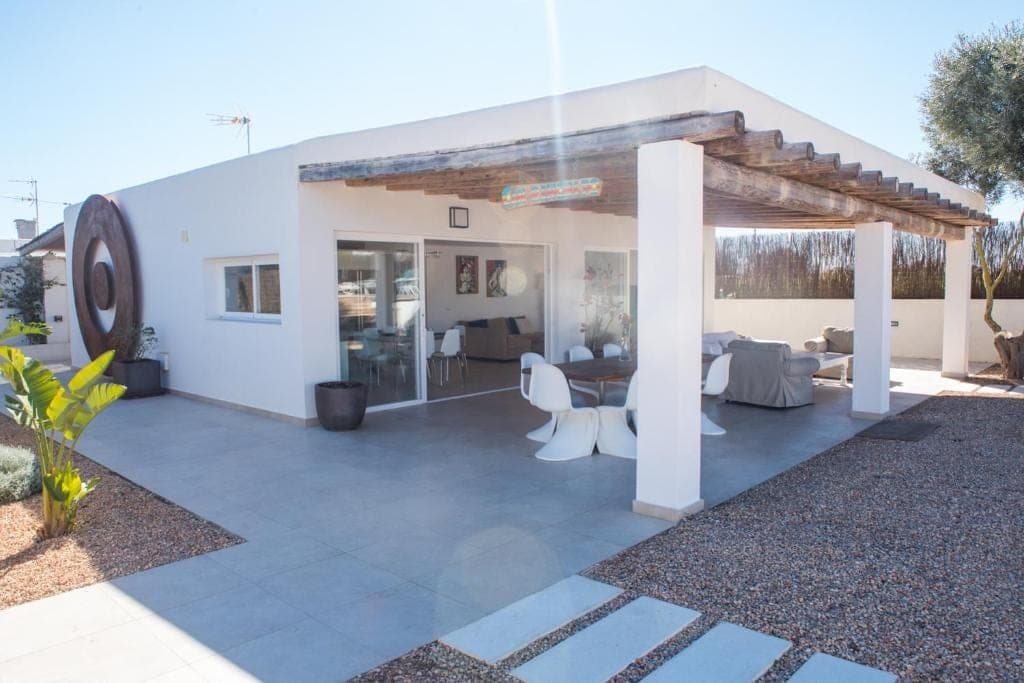 Estupendo chalet con anexo y piscina cerca de Sant Jordi